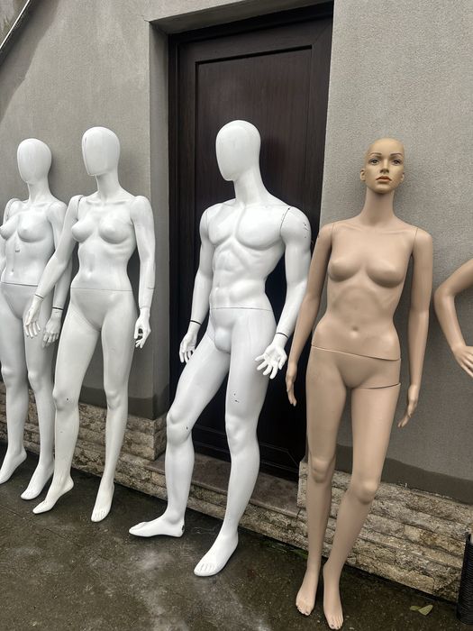 Vand busturi,manechini,stendere haine,cosuri metal