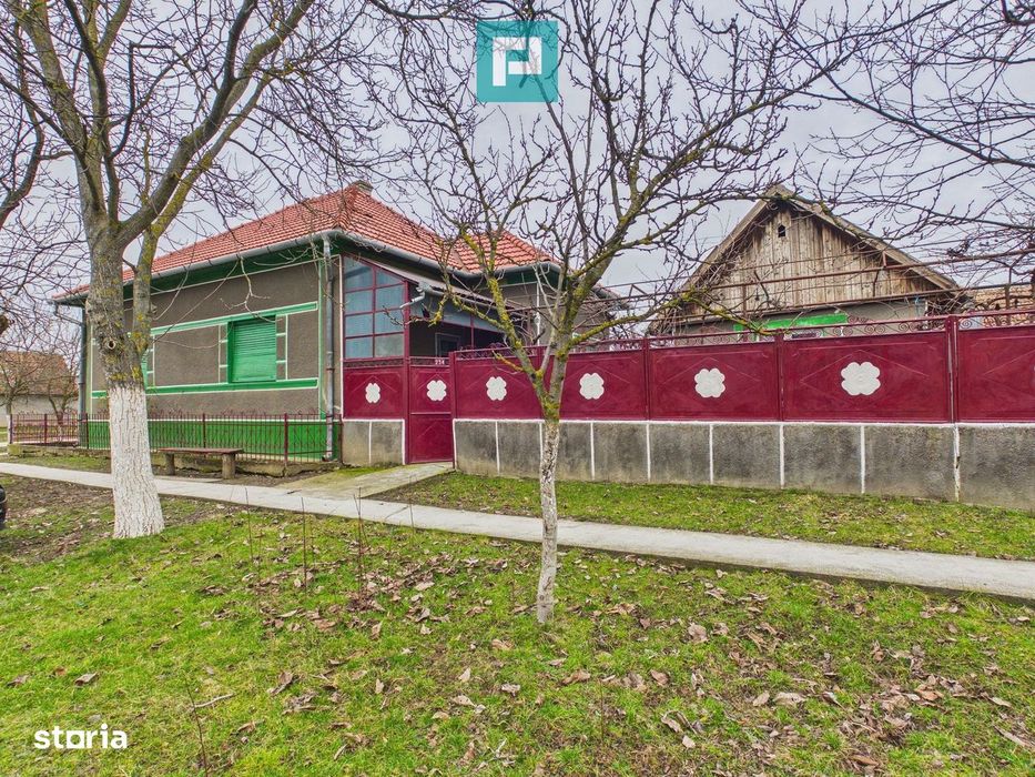 Casă cu 3 camere și teren de 1400 mp în Mișca