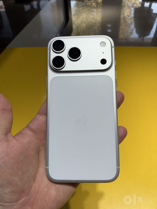 Iphone 17 pro max silver