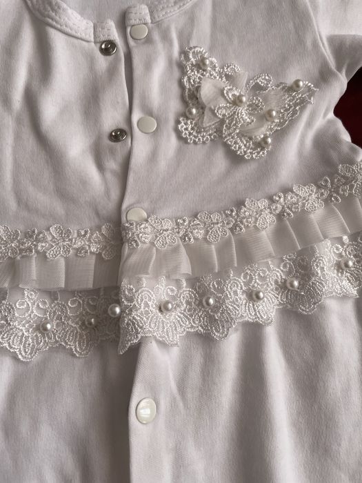 Нарядный костюм для младенца и платье.