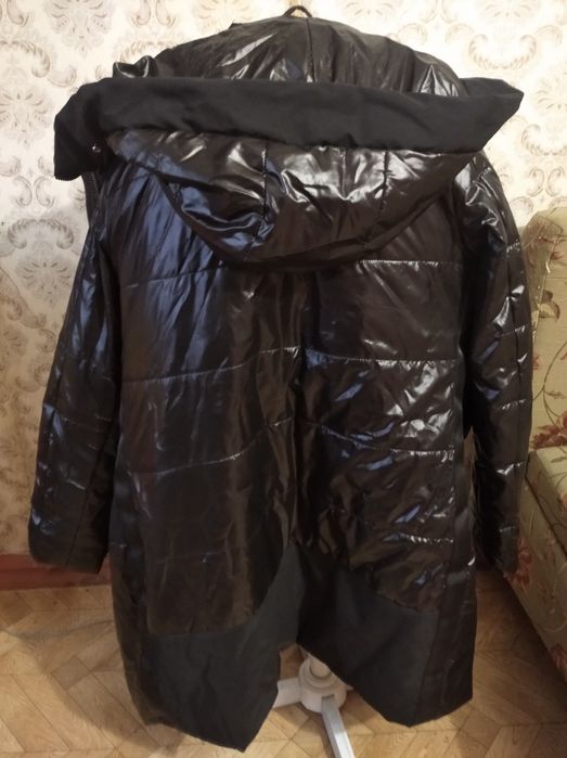 Продам осеннюю куртку