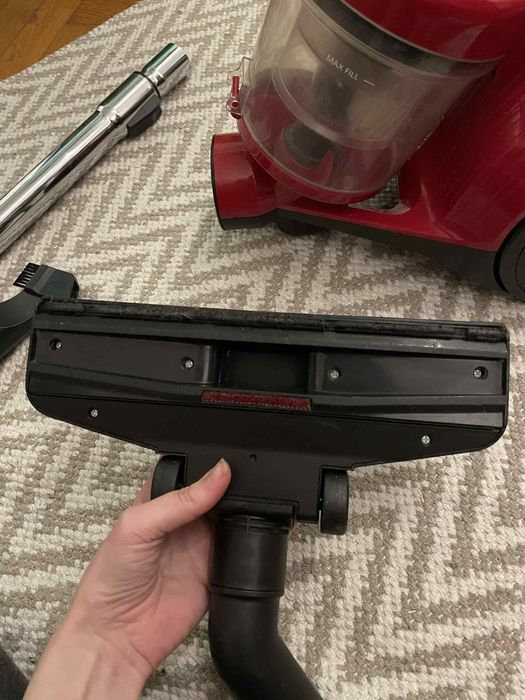 Aspirator fara sac Heinner HCV-MC700RD, 700 W, Hepa 12