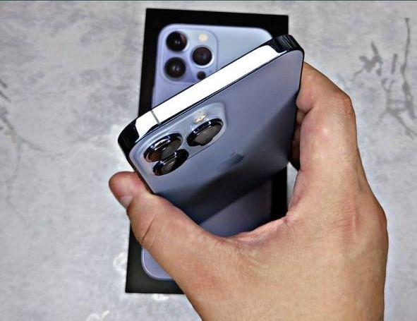 Aiphon 13 pro Max blue