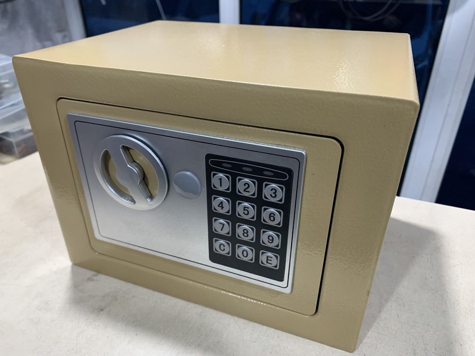 Сейф сотилади мини