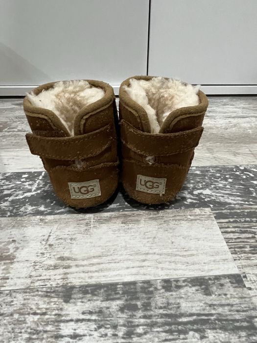 Апрески Ugg 2/3 размер 6- 12 месеца