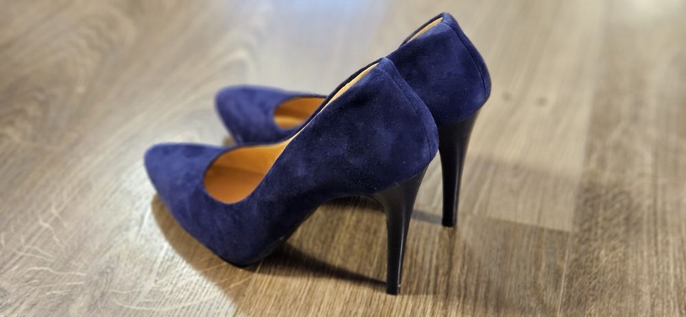 Дамски обувки Gabina от велур на ток - 39 номер