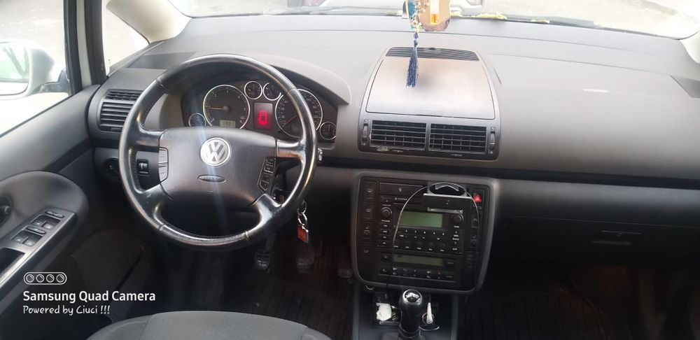 VOLKSWAGEN Sharan