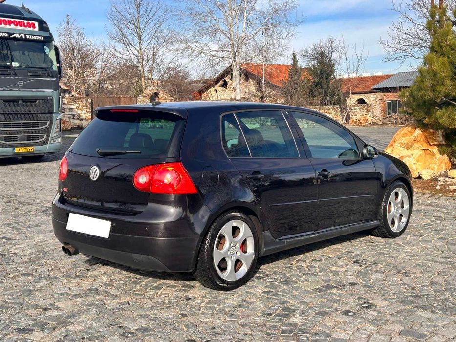 • Продавам голф 5 на ЧАСТИ 1.9tdi 105кс. BKC
Имам още над 17 Голф 5ци