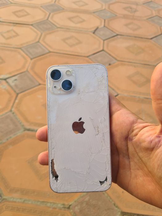 iphone 13.  256GB
