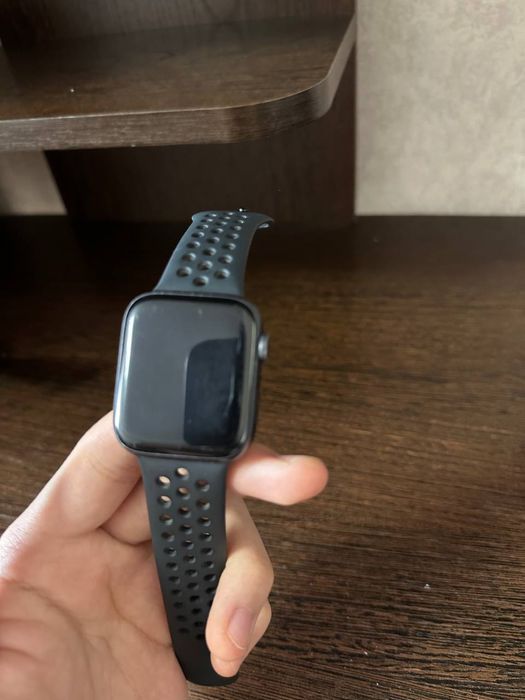 Продаю apple watch nike se 44mm