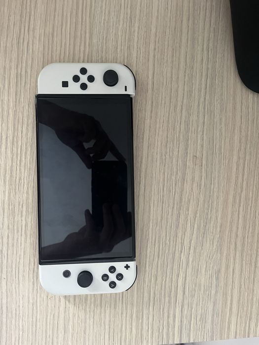 Consola Nintendo Switch + accesorii