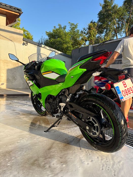 Kawasaki Ninja 500 SE 2025