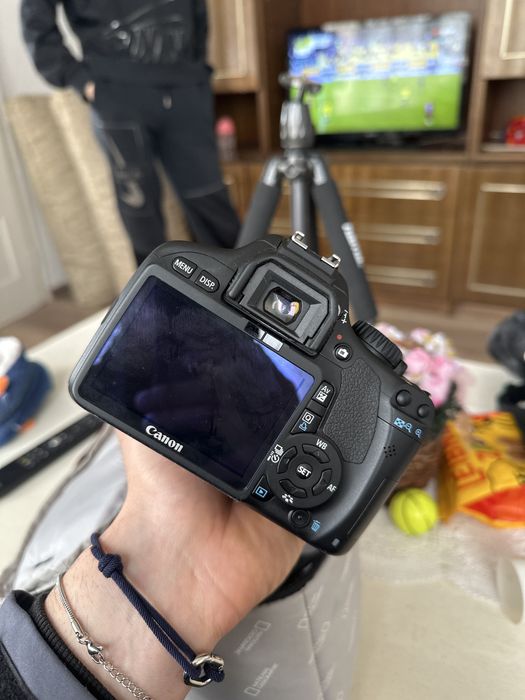 Дигитален фотоапарат Canon EOS 550D + EF-S 18-55мм DC + EF 75-300мм DC