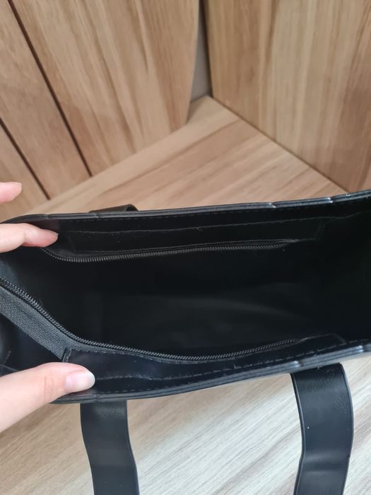 Продаю сумку черную