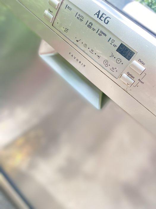 Продавам съдомиялна машина АЕГ
