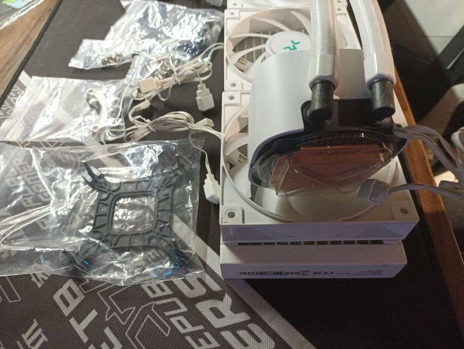 Водяное охлаждение deepcool le720 wh