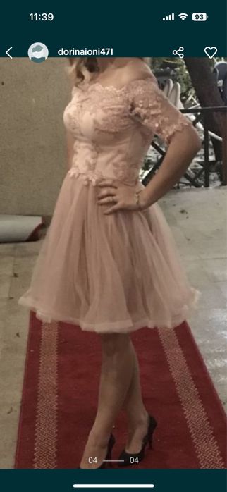 Rochie facuta pe coamanda