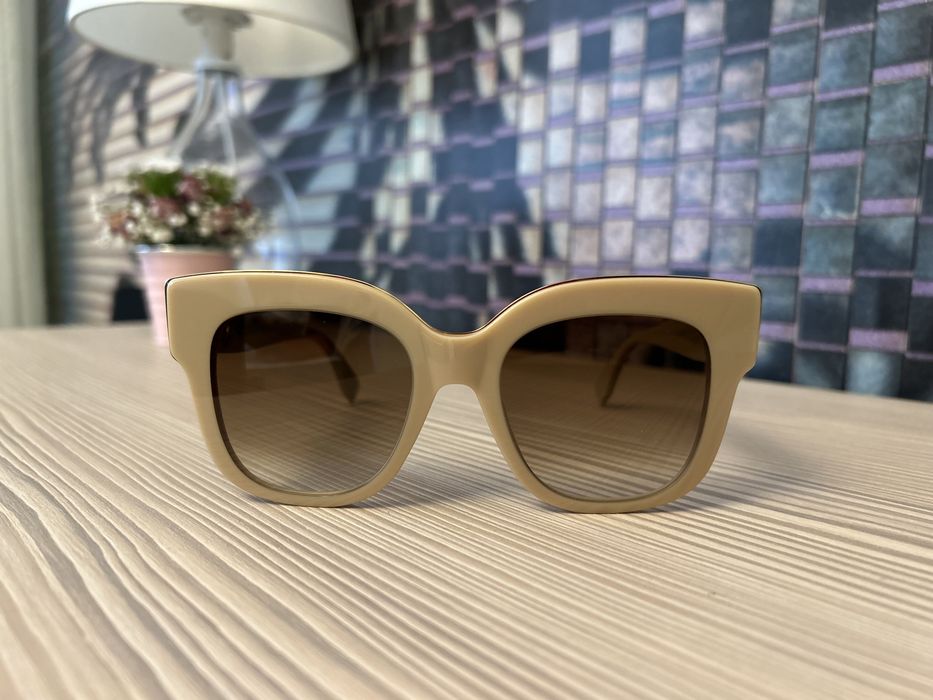 Оригинални дамски слънчеви очила FENDI