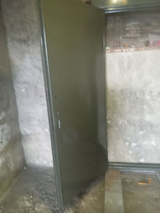 Продам дверь металлическая