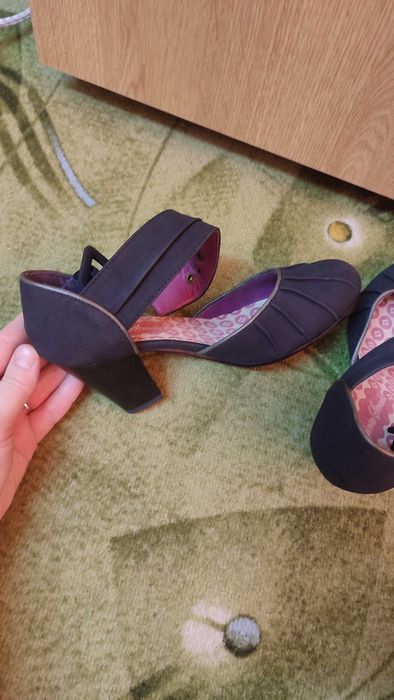 Vand pantofi noi, cu eticheta, culoare neagra, toc 7 cm