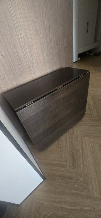 Стол раскладной, коричневый