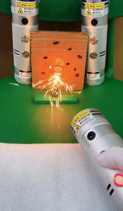 Laser , aprinzator laser ultra puternic