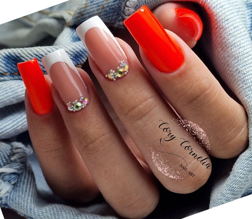 Realizez unghii cu gel,semipermanent și pedichiura