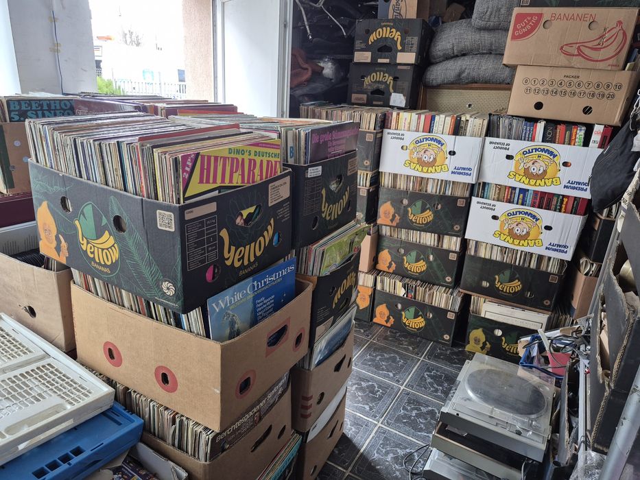 Vând Lot 200lp Discuri Vinil cu muzică clasică mixta 

Artiști:

- Fra