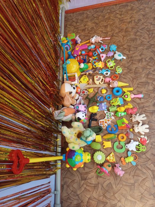 Детский игрушки всё за 3000 .