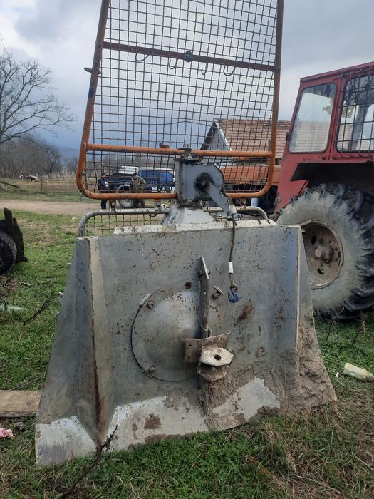 Troliu forestier 8 tone pentru tractor