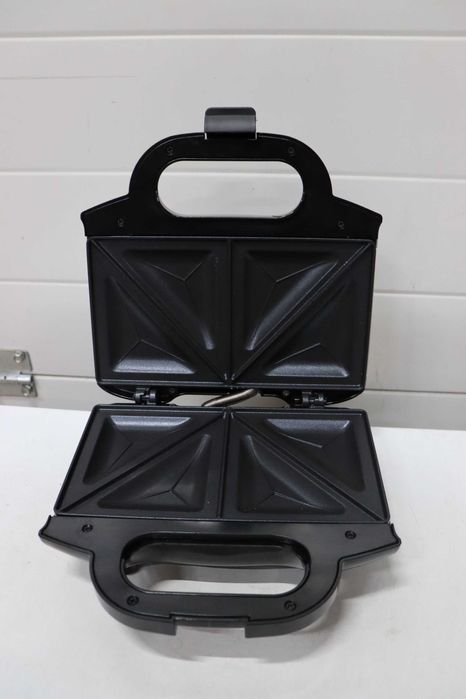 Уред за сандвичи Tefal Ultracompact 700W Незалепващи плочи, лек ДЕФЕКТ