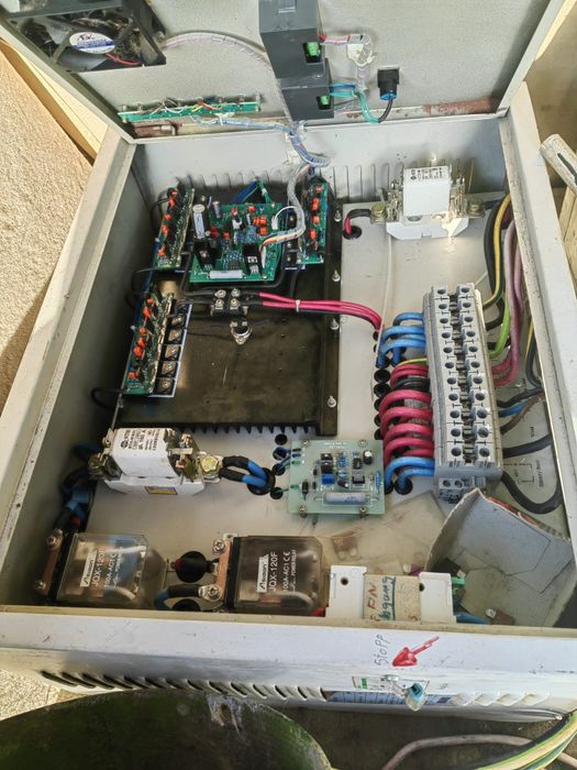 Eoliana 5kw, stâlp, regulator ( baterii opțional?)