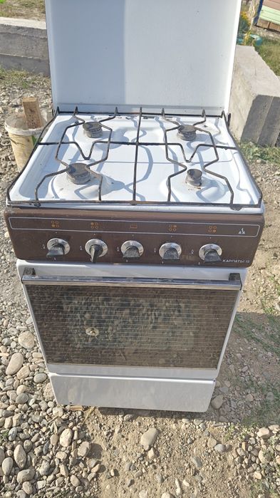 Продам газовую плиту