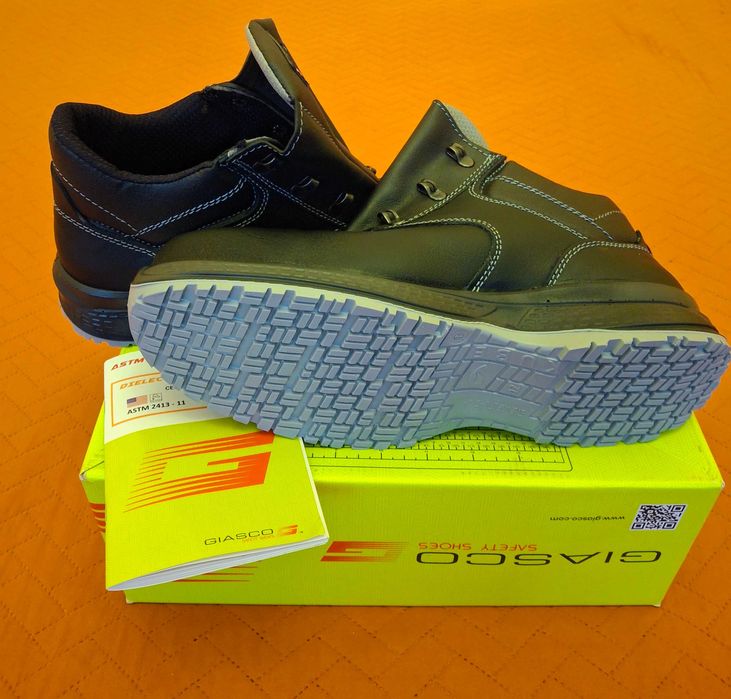 Vând bocanci de lucru Giasco