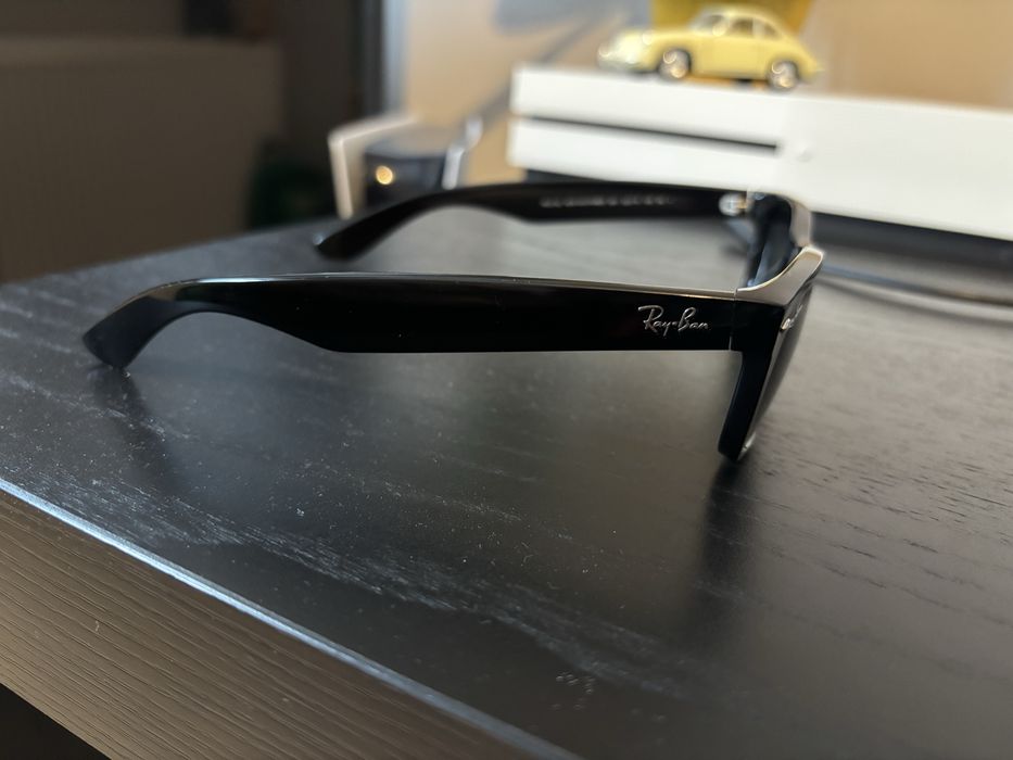 Ray-Ban 2132 New Wayfarer