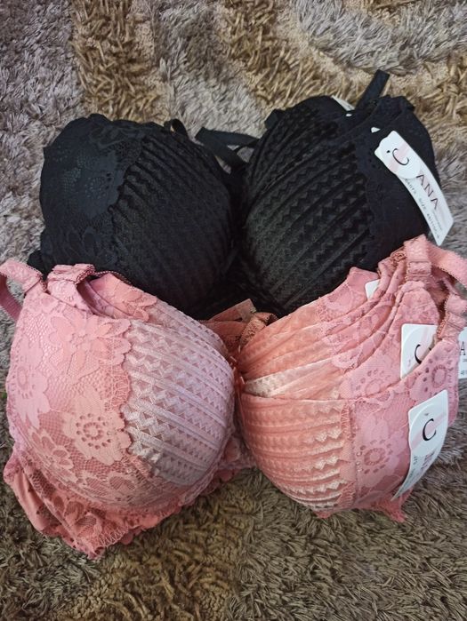 Сутиени 6 броя..