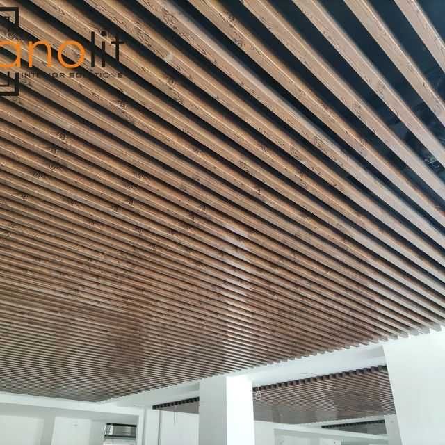 reechniy potolok armstrong grilyato reychniy 7