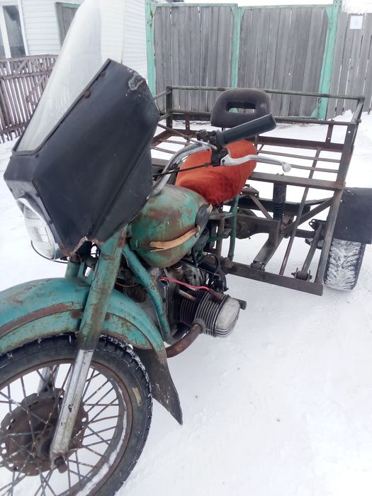 Продам трицикл Урал
