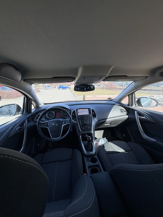 Opel Astra j 2011 2.0 diesel