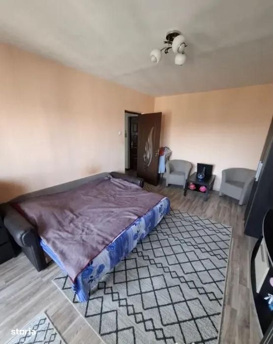 Centru Civic , 3 camere, decomandate, 77mp, 125000Euro