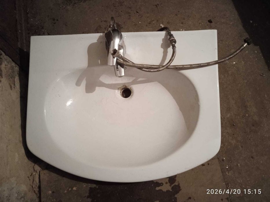 Продам 2е раковины в ванну - б/у