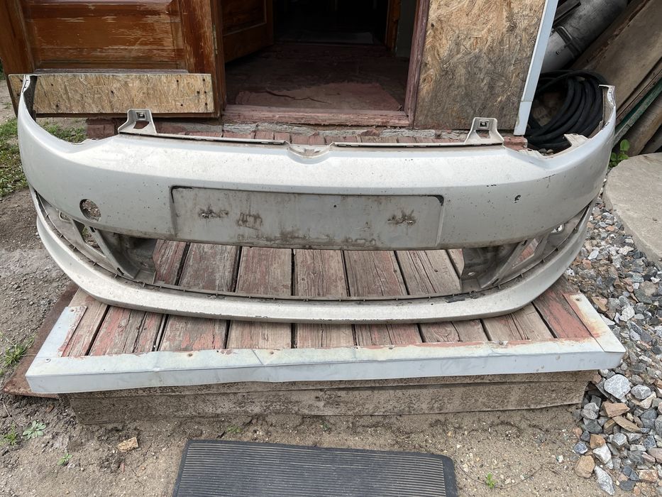 Бампер и подкрылок поло.