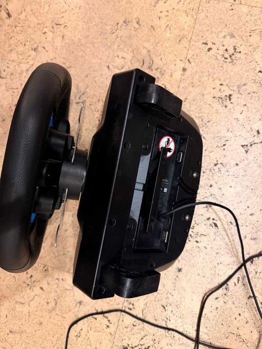 Logitech g29 DRIVING FORCE  волан с педали