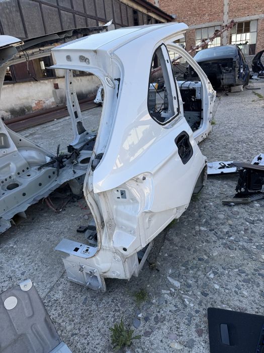 Заден панел бмв х5 ф15 (zaden panel bmw x5 f15)
