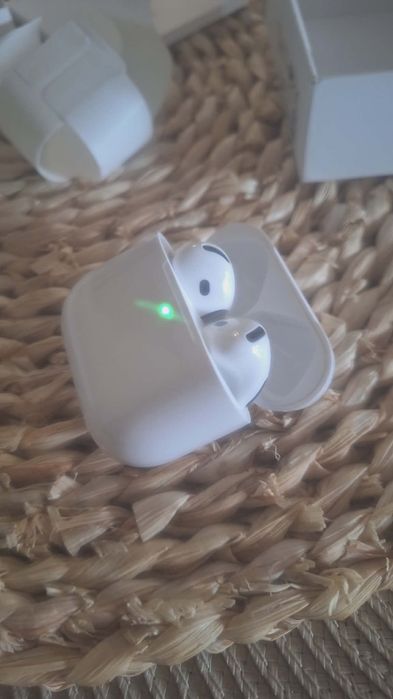 True wireless слушалки APPLE AIRPODS 4TH GEN БЕЗЖИЧНА ВРЪЗКА, БЯЛ