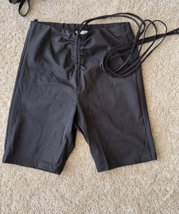 Set Zara negru top bufant + colanți biker cu șnururi