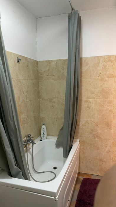 Inchiriez Apartament