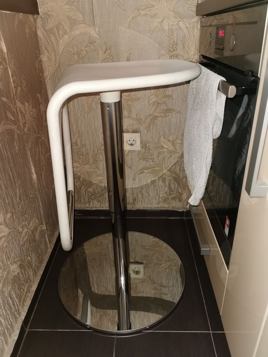 Икеа бар стол - като нов