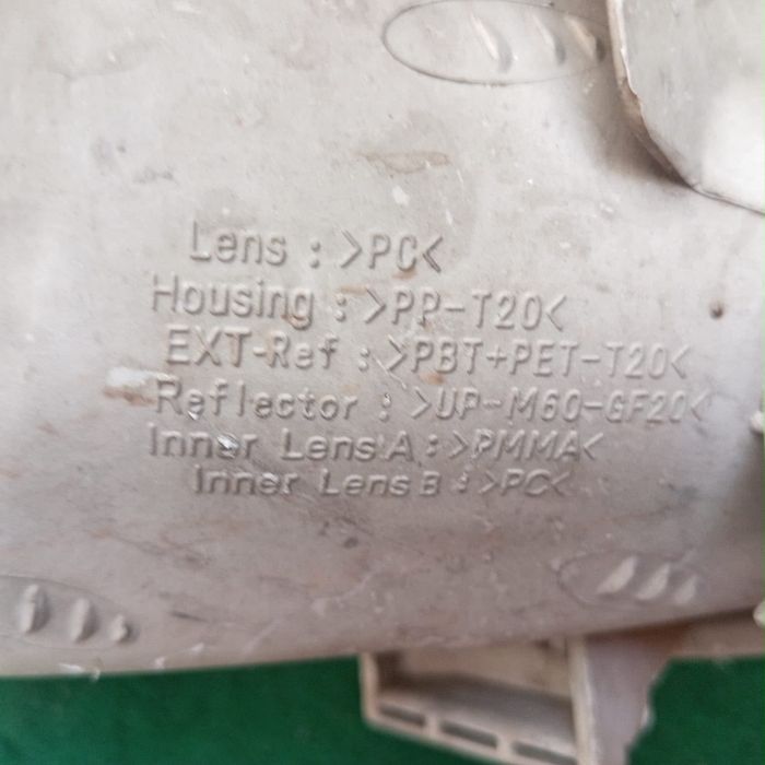 Продам фару на камри