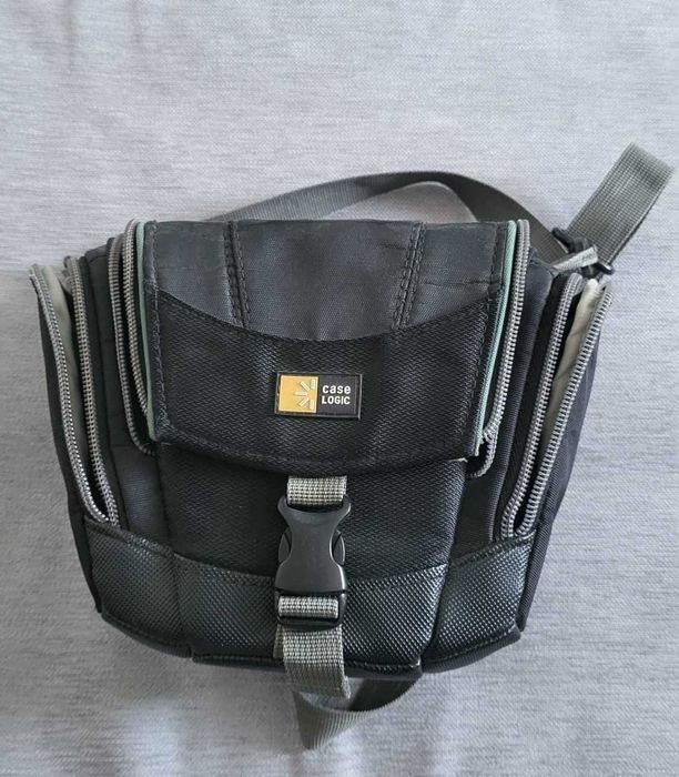 Nikon D60 cu obiectiv și husă